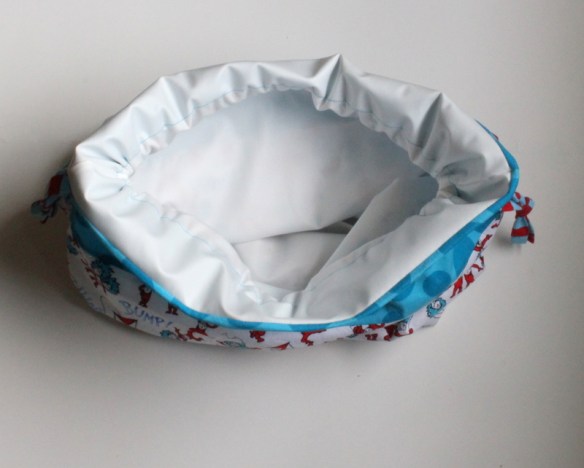 inside view oliver's drawstring wet bag