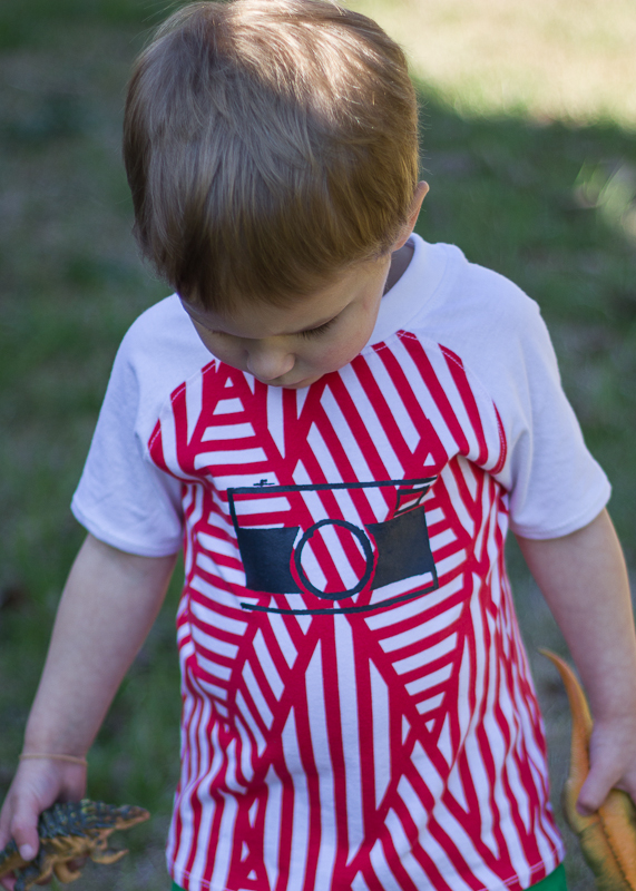 raglan tee, khaki shorts2