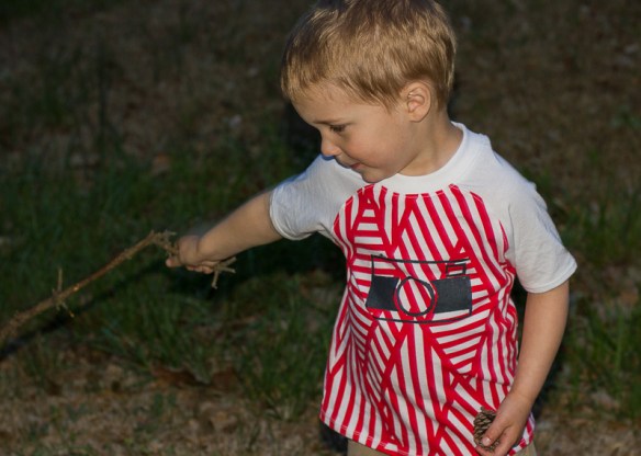 raglan tee, khaki shorts6
