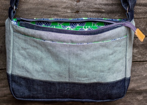 denim messenger (3 of 6)